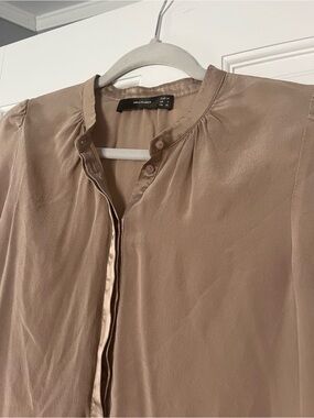 Hallhuber 100% silk Button Front Blouse in taupe size small/ medium